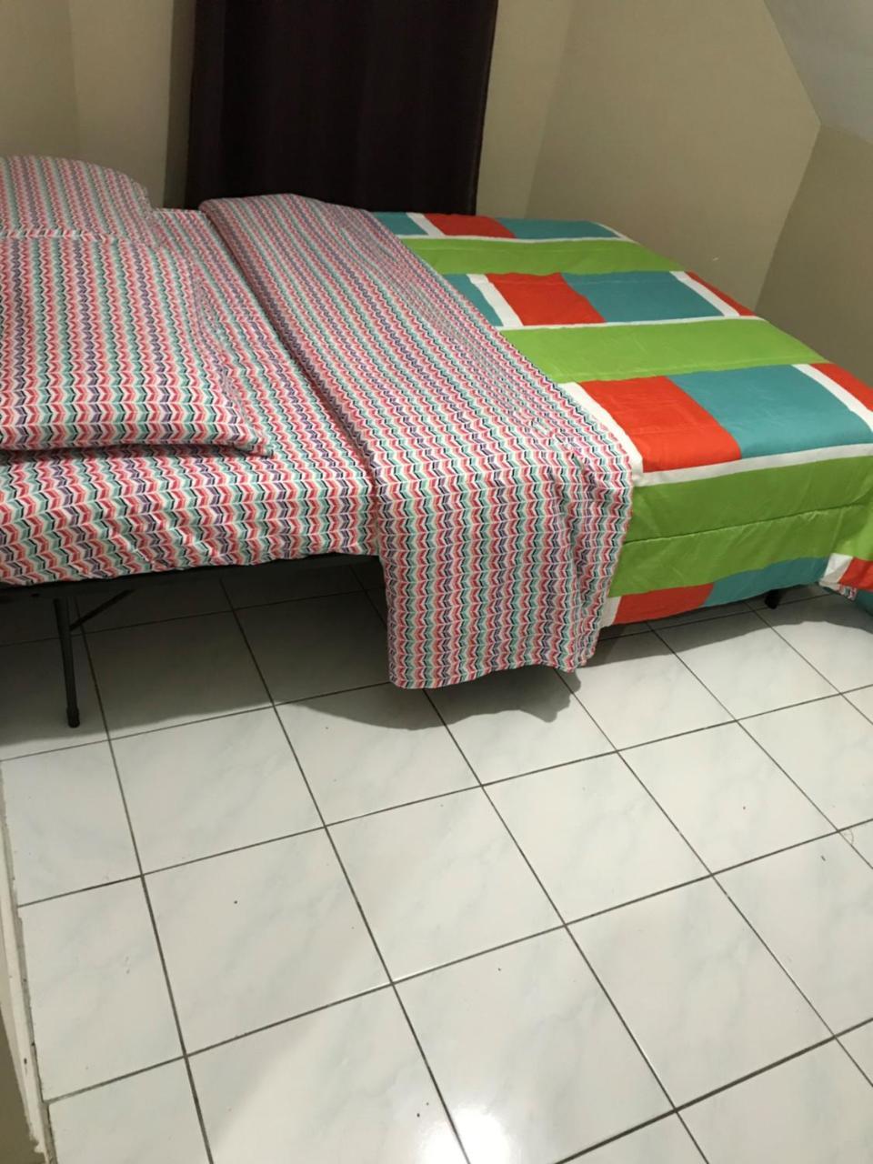 Monthly University Apartment-Elizabeth Торонто Экстерьер фото