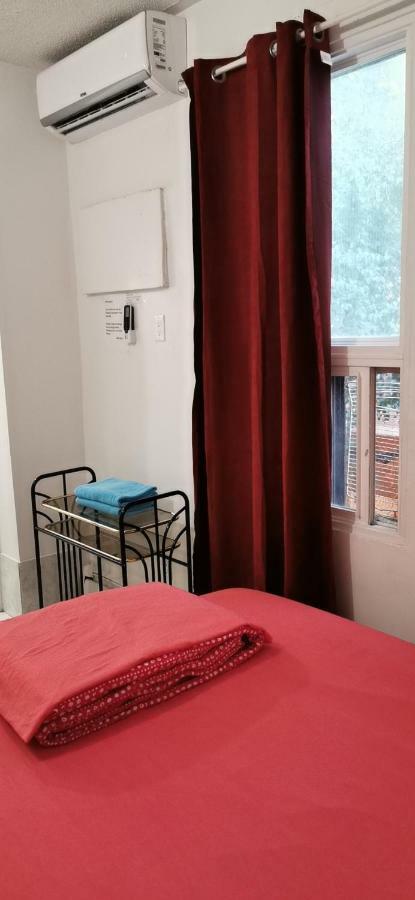 Monthly University Apartment-Elizabeth Торонто Экстерьер фото